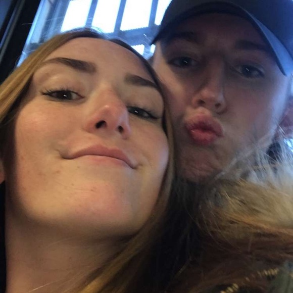 Meet your Posher, Madison - Picture 1 of 1